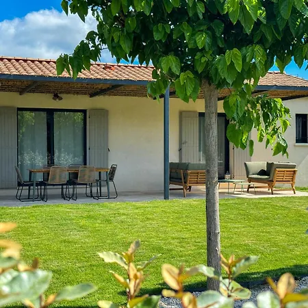 Les Plaines En Provence
